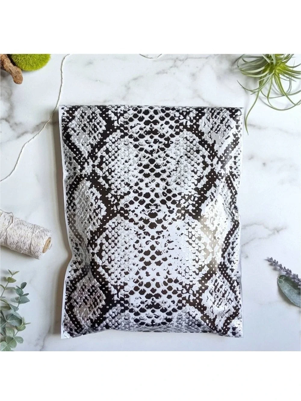 (25) 10 x 13 Snake Print Self Sealing Poly Mailers